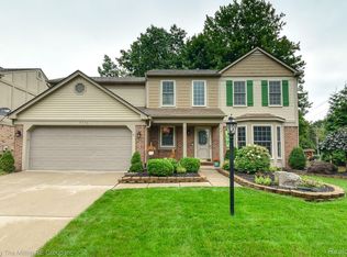 7770 Millwood Dr, Westland, MI 48185