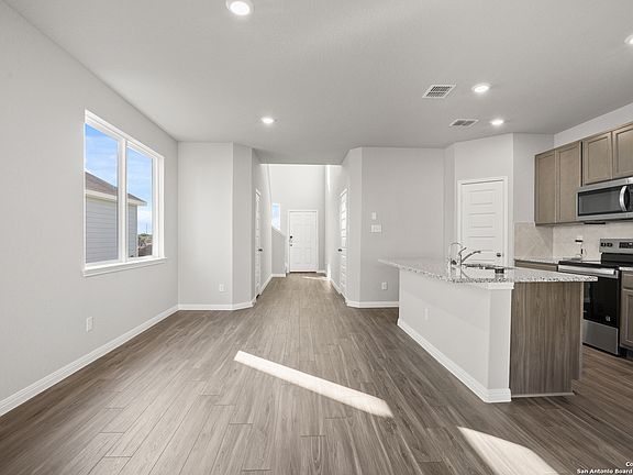 5th image of 10310 Liberty Grove