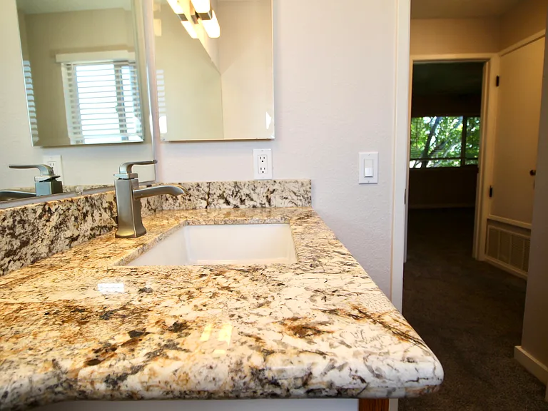 215 Loma Verde Dr — Photo 22