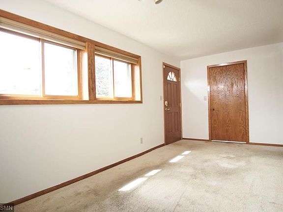 3rd image of 918 Sheridan Ave N