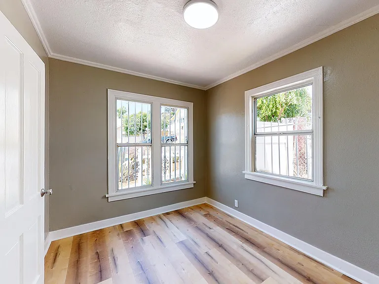 1532 Scott Ave — Photo 36