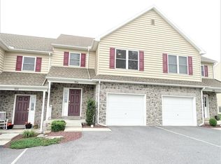 704 Lincoln Gardens Rd, Ephrata, PA 17522