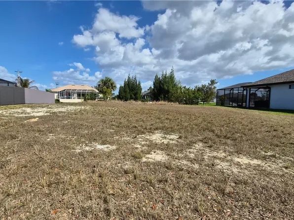 1605 SW 17th Pl, Cape Coral, FL 33991