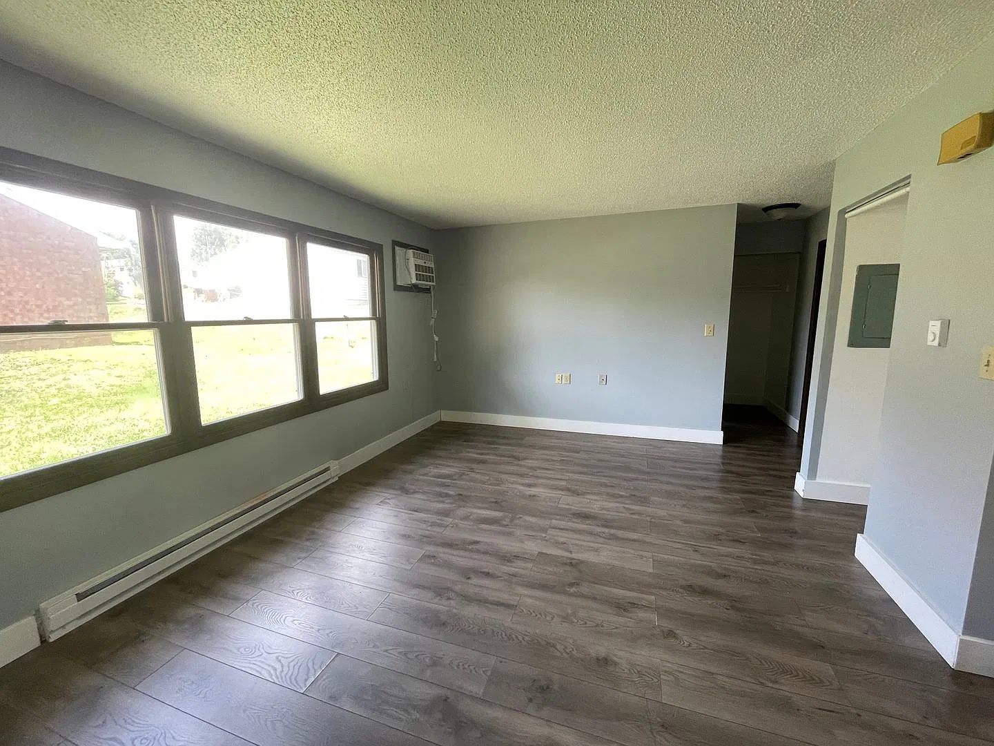 505 Barclay St — Photo 4