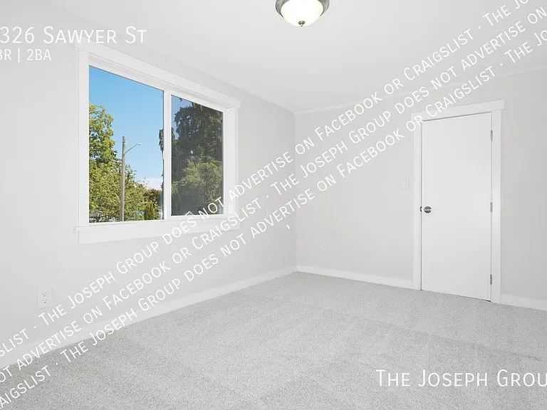 3326 Sawyer St — Photo 8