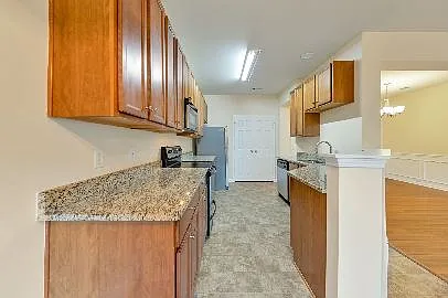 2 bed, 2.5 bath, 1550 sqft, $1,799 — Photo 4