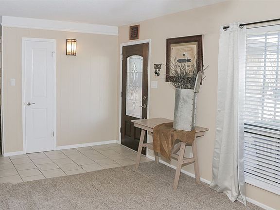 4th image of 709 Lewis Dr