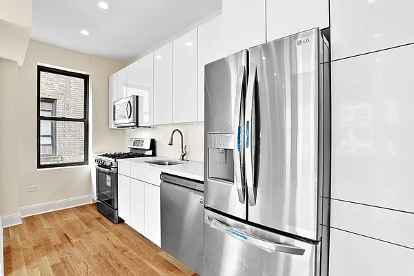 Rented by HomeDax Real Estate | media 16