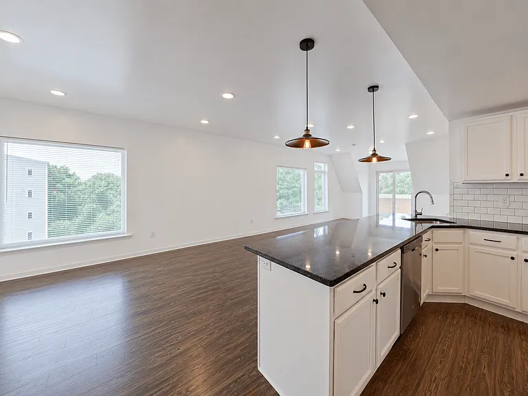 6619 Ridge Avenue — Photo 9
