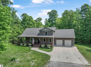 9725 Green Briar Rd, Lake Ann, MI 49650