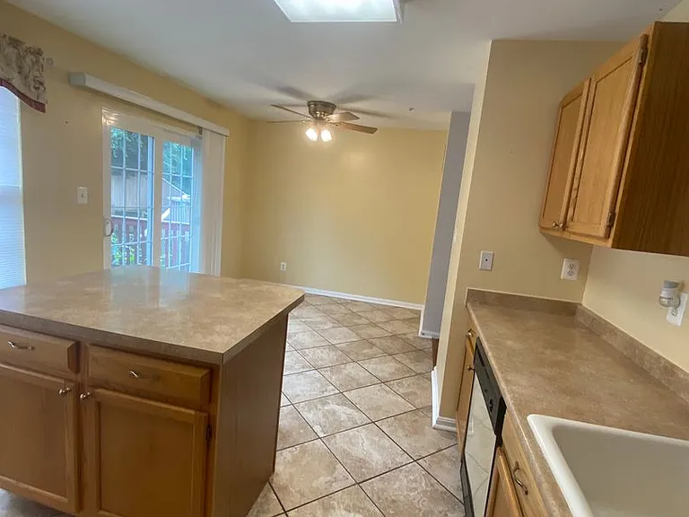 203 Glen View Ter — Photo 6
