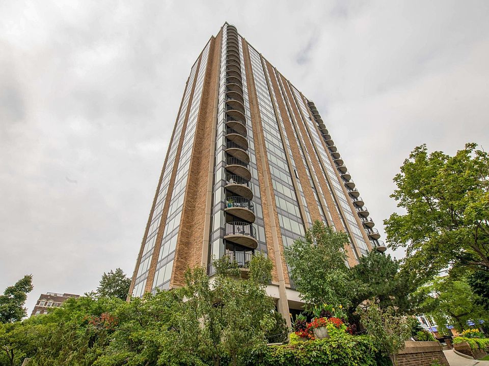 1st image of 929 N Astor St Unit 2206