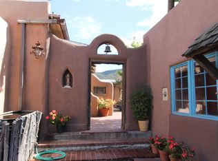 515 Dick Grainer Rd, Taos, NM 87571