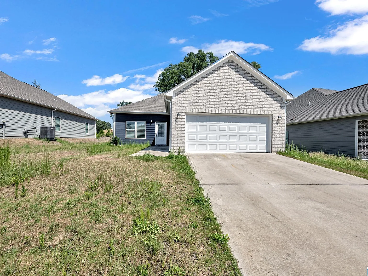 4 bed, 2.0 bath, 1802 sqft, $1,785 — Photo 2