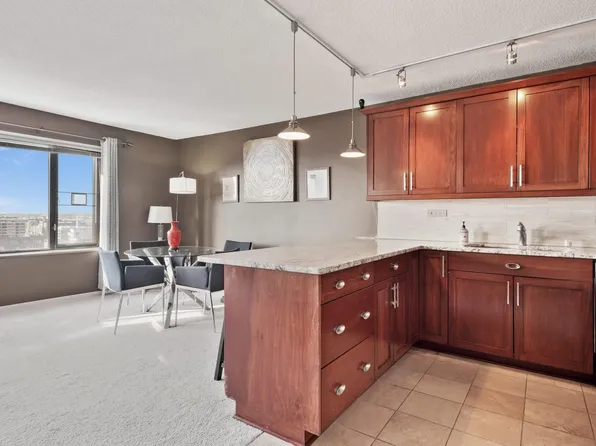 15 1st St S #A1411, Minneapolis, MN 55401