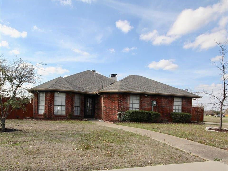1st image of 311 N Winding Oaks Dr
