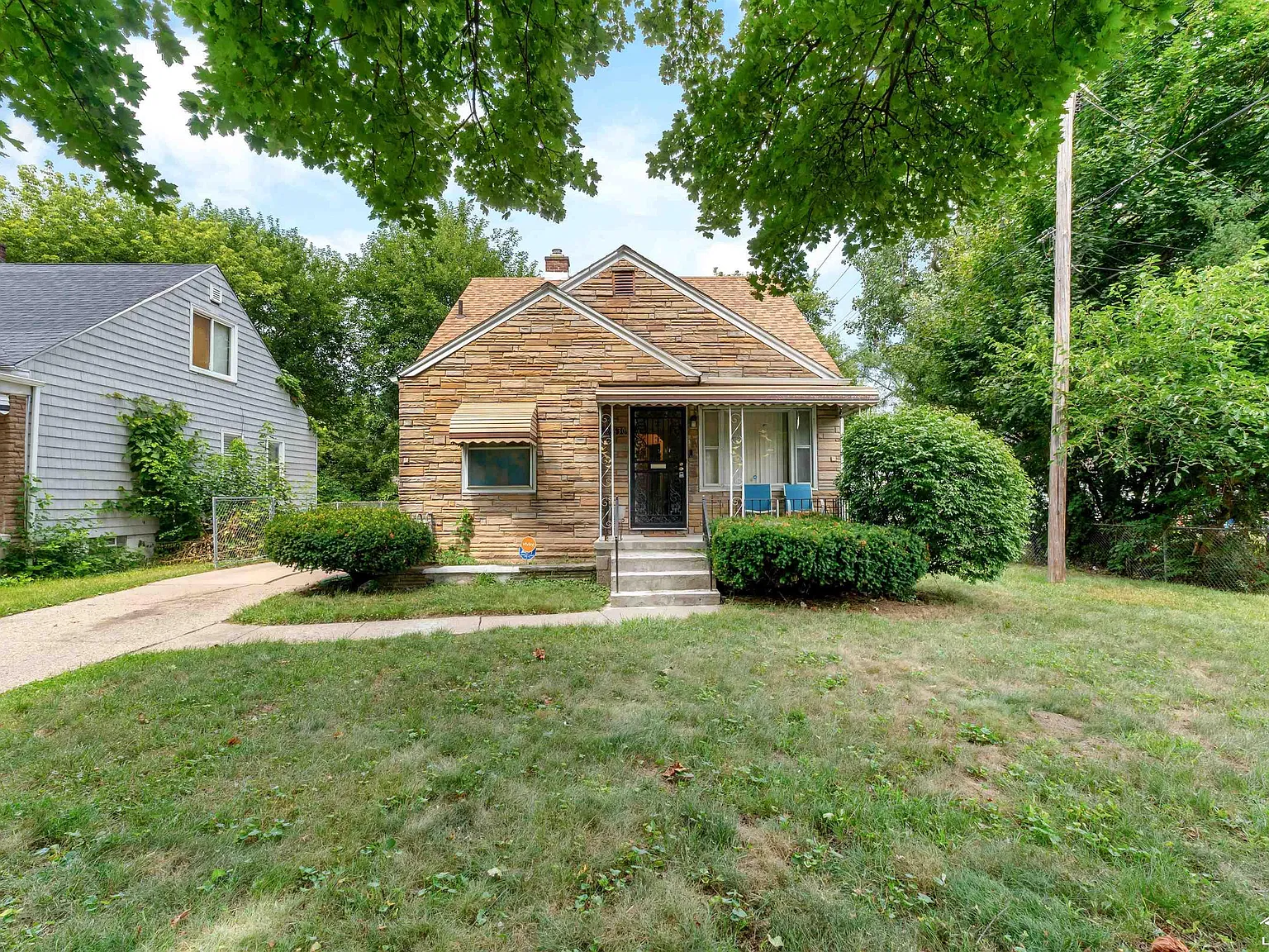 3 bed, 1.5 bath, 910 sqft, $1,500 — Photo 3