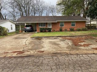 104 Southdale Dr, Starkville, MS 39759