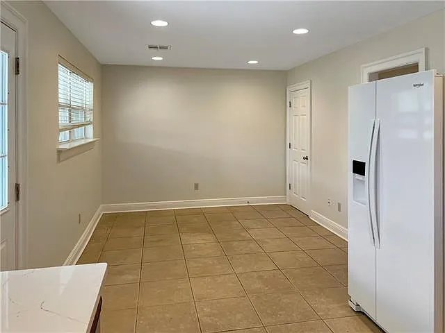 6255 Bellaire Dr — Photo 4