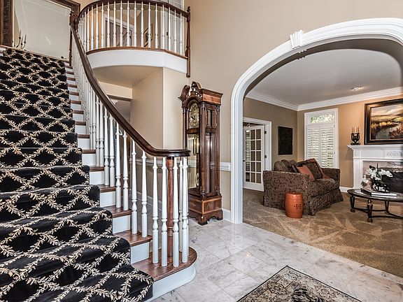 4th image of 5909 Marsailles Ct