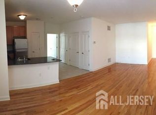 7 Hughes Cir, Parlin, NJ 08859