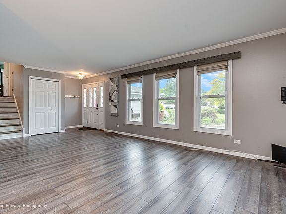 3rd image of 3267 Louise Ct