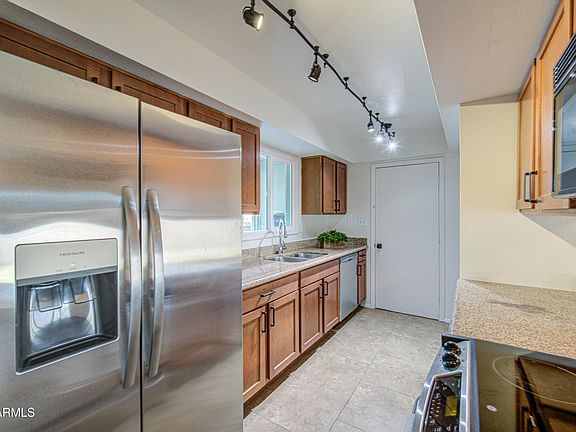 4th image of 4031 W Denton Lane