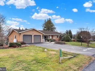 201 Westview Dr, Mechanicsburg, PA 17055