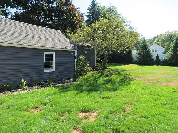 4th image of 217 Meadow St