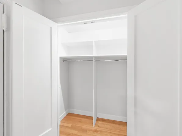 400 East 57th Street image 9 of 10