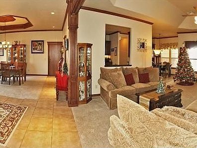 5th image of 16501 Brewster Ln