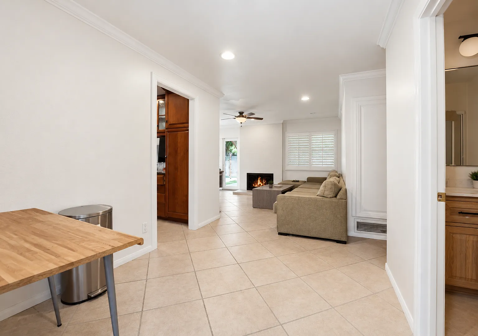 Large Main House! — Photo 3