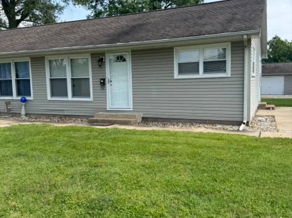 750 N 7th St, Breese, IL 62230