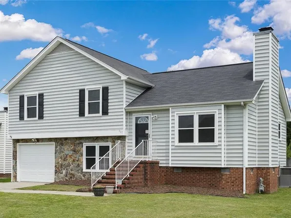 307 Triumphant Rd, Greensboro, NC 27406