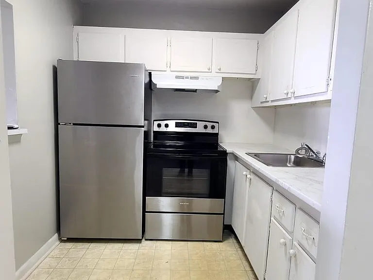 92 Berkshire E #92-D — Photo 8