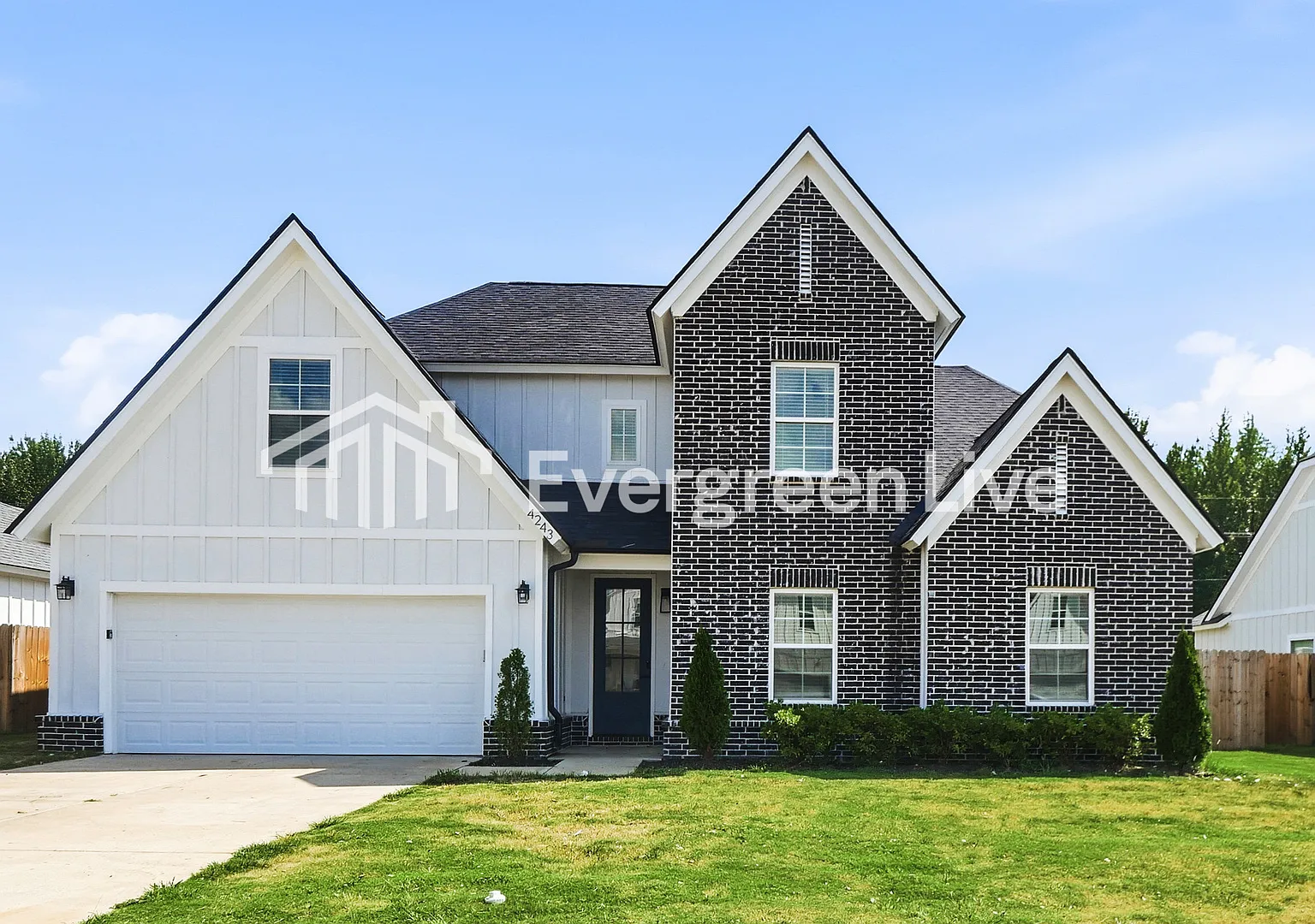 5 bed, 3.0 bath, 2400 sqft, $2,195 — Photo 1