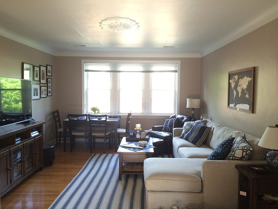 Living room (current)