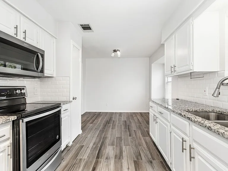 1016 Willowbrook Trl — Photo 12