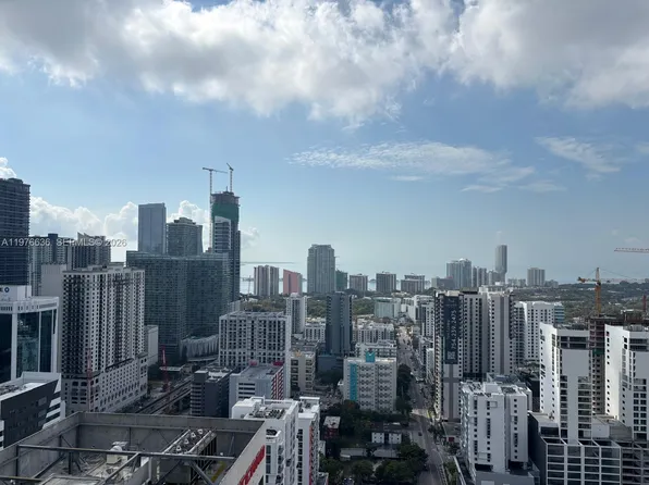 185 SW 7th St APT 4004, Miami, FL 33130