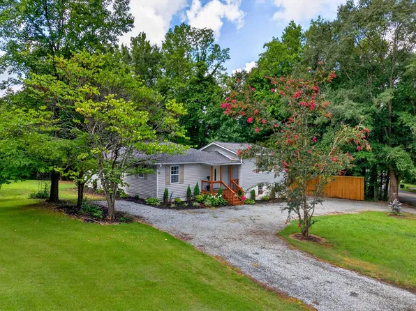 301 W Finger St, Landrum, SC 29356