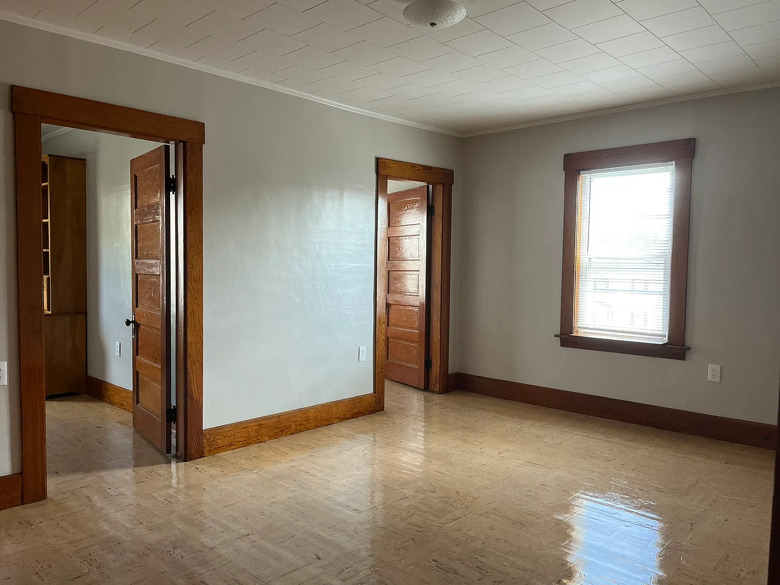 3 bed, 950 sqft, $1,500 — Photo 4