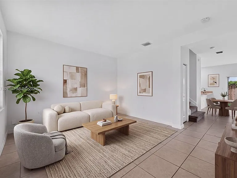 1586 SE 27th Ter #1586 — Photo 4