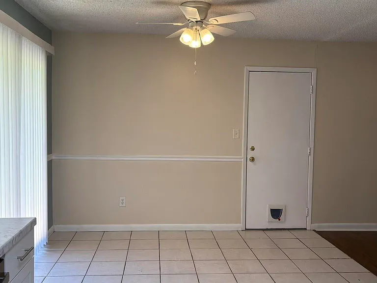 3255 Maplewood Dr — Photo 15