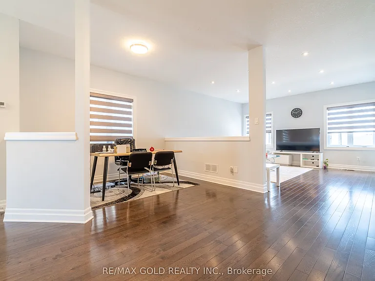2591 Sheffield Blvd — Photo 8