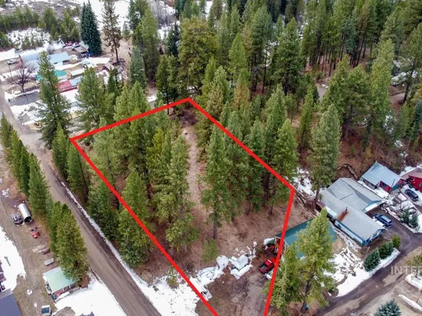 N Idaho St, Cascade, ID 83611