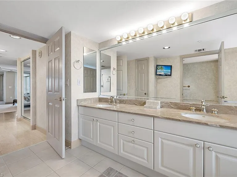 6849 Grenadier Blvd #201 — Photo 23