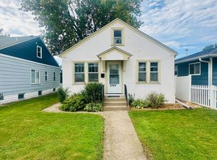 2742 Grand St NE, Minneapolis, MN 55418