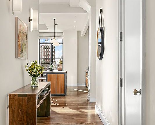 5th image of 143 Reade St APT 10A