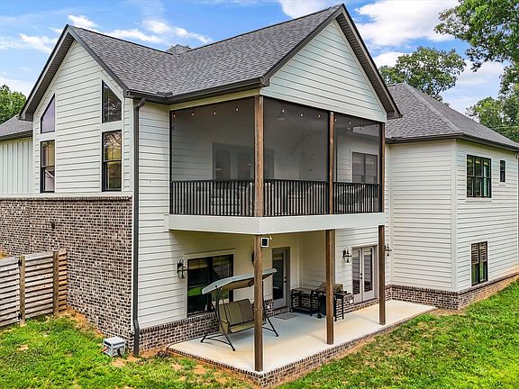 4th image of 734 Lake Vista Dr