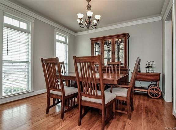 5th image of 108 Fox Tail Ct